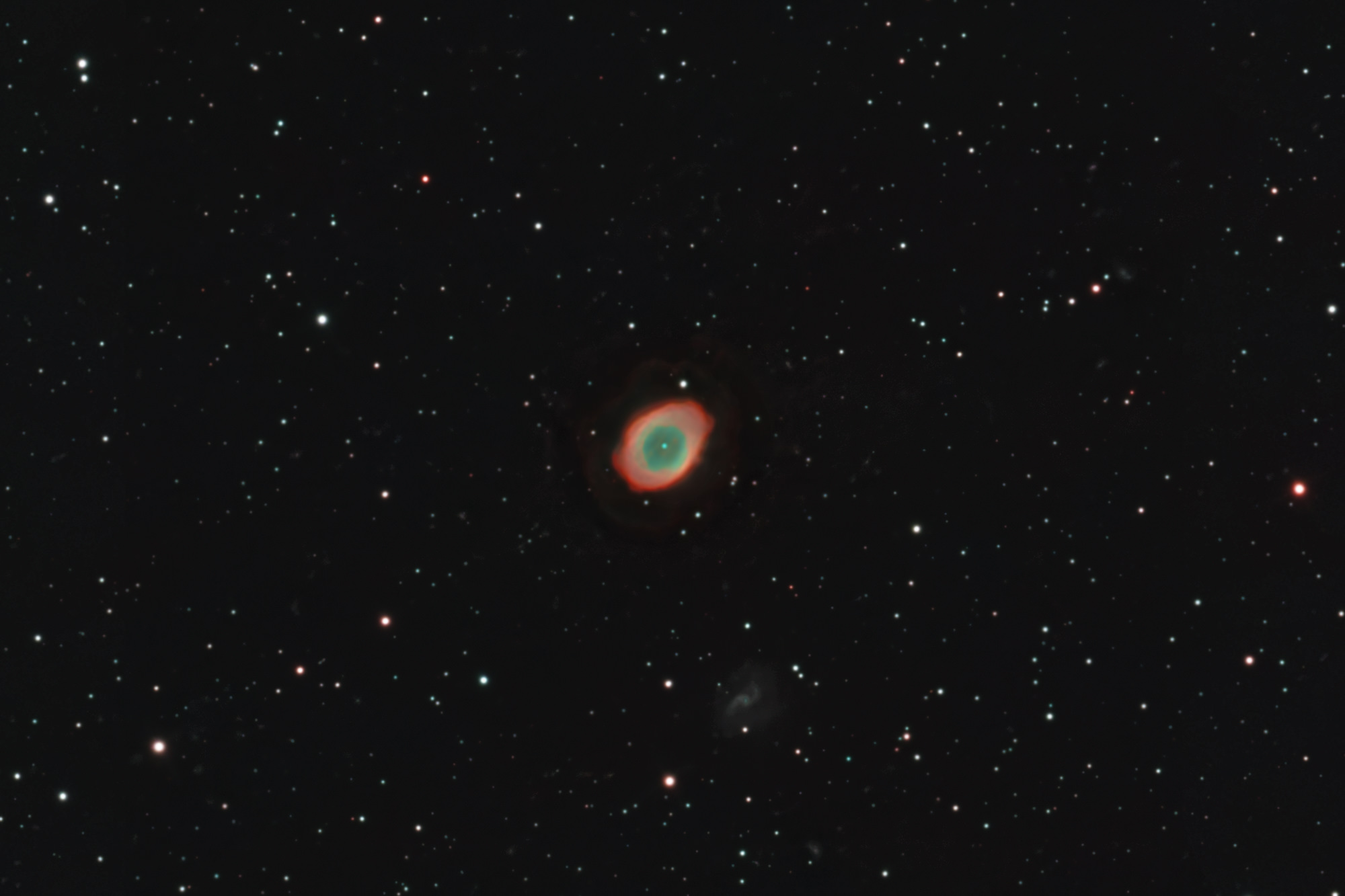 Der Ringnebel Messier 57 ist ein Planetarischer Nebel im Sternbild Leier.